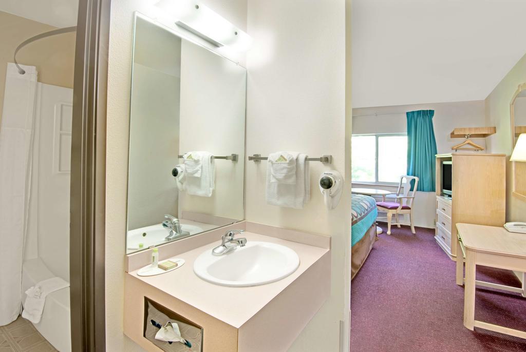 Quality Inn Albuquerque East I-40 Juan Tabo Exit Dış mekan fotoğraf