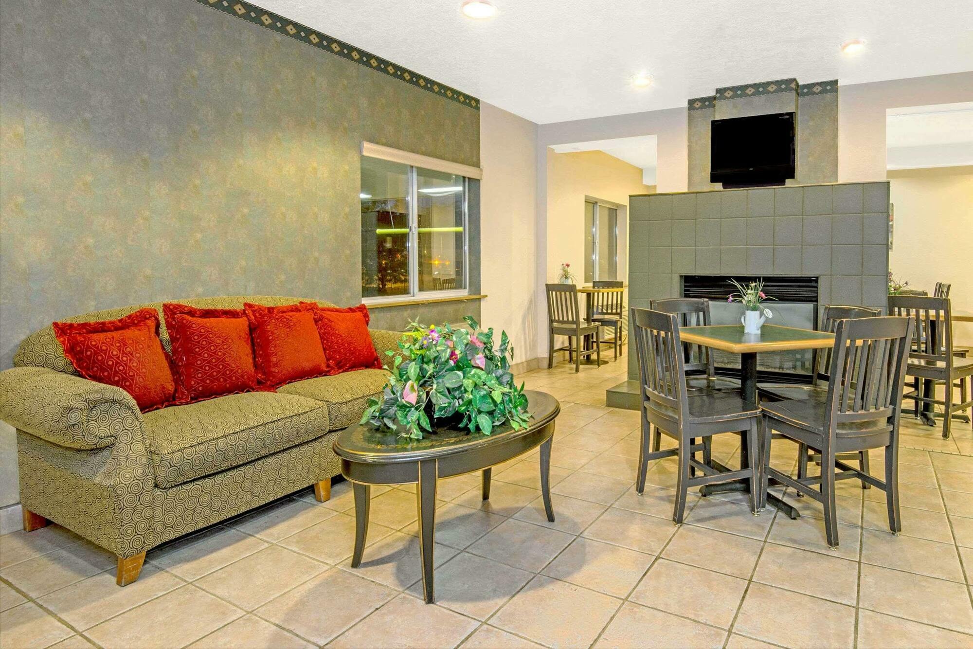 Quality Inn Albuquerque East I-40 Juan Tabo Exit Dış mekan fotoğraf